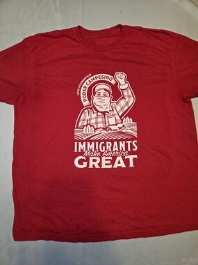Immigrants Make America Great T Shirt Mens Large Red Graphic Tee